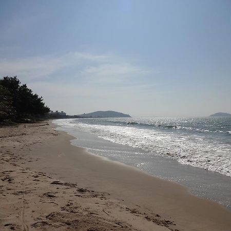 Apto E Suites Praia Do Itapocoroi Penha  Esterno foto
